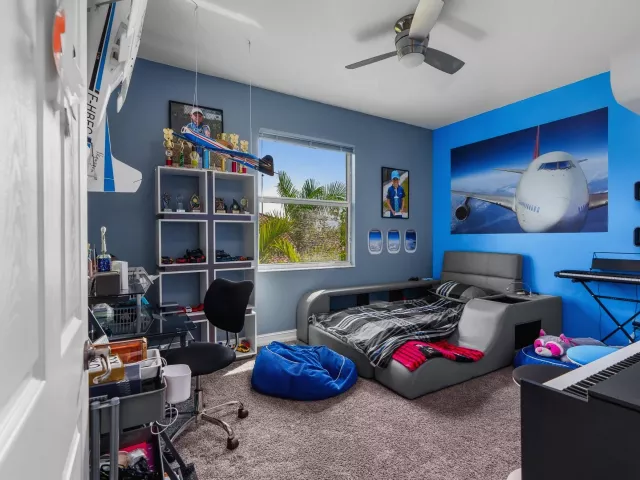 5-bedroom home for sale in West Palm Beach - 7797 Maywood Crest Drive - MondialRealty