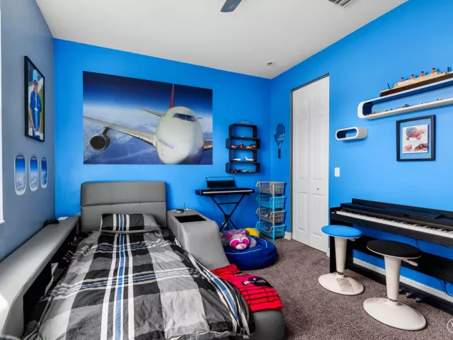 5-bedroom home for sale in West Palm Beach - 7797 Maywood Crest Drive - MondialRealty