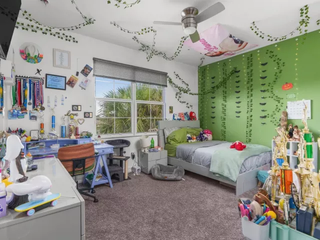 5-bedroom home for sale in West Palm Beach - 7797 Maywood Crest Drive - MondialRealty