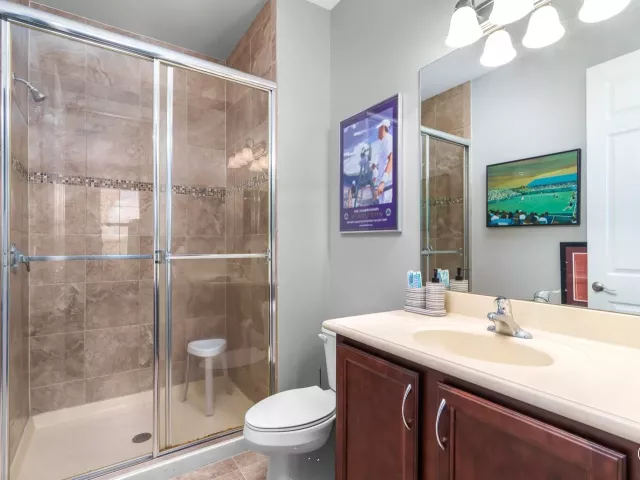 5-bedroom home for sale in West Palm Beach - 7797 Maywood Crest Drive - MondialRealty