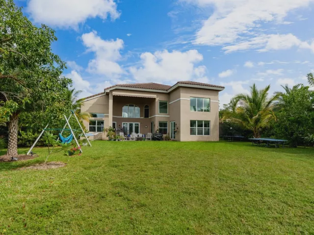 5-bedroom home for sale in West Palm Beach - 7797 Maywood Crest Drive - MondialRealty