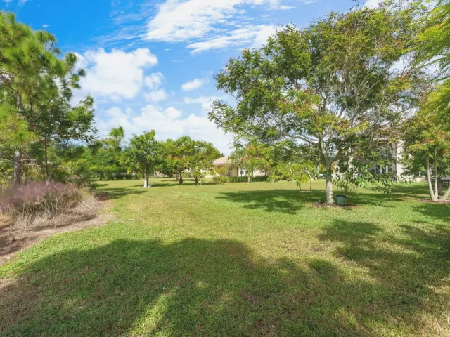 5-bedroom home for sale in West Palm Beach - 7797 Maywood Crest Drive - MondialRealty