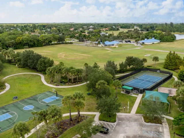 5-bedroom home for sale in West Palm Beach - 7797 Maywood Crest Drive - MondialRealty