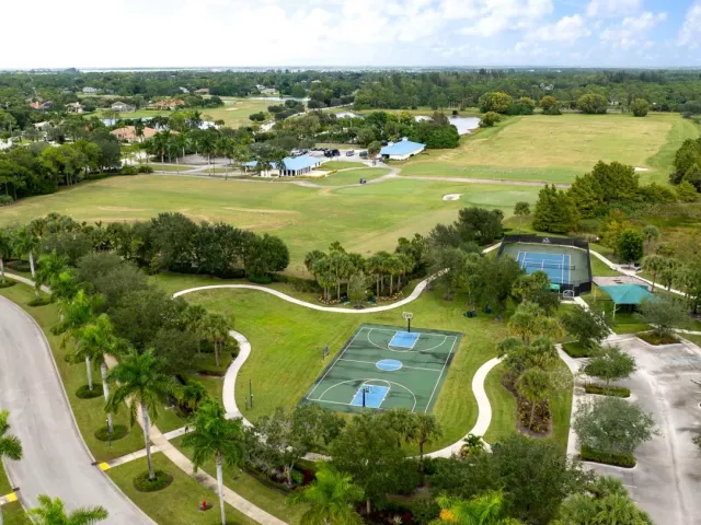 5-bedroom home for sale in West Palm Beach - 7797 Maywood Crest Drive - MondialRealty