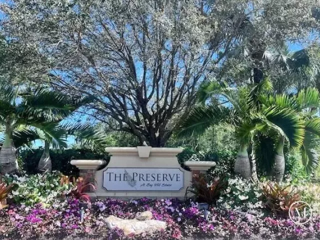 5-bedroom home for sale in West Palm Beach - 7797 Maywood Crest Drive - MondialRealty