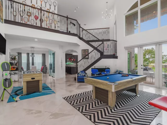 5-bedroom home for sale in West Palm Beach - 7797 Maywood Crest Drive - MondialRealty