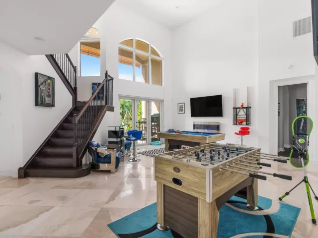 5-bedroom home for sale in West Palm Beach - 7797 Maywood Crest Drive - MondialRealty
