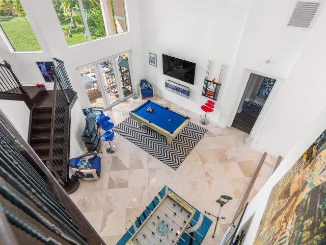 5-bedroom home for sale in West Palm Beach - 7797 Maywood Crest Drive - MondialRealty