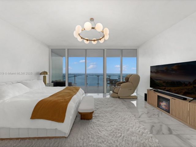 Apartment for sale  Unit #5103 - photo 6740700