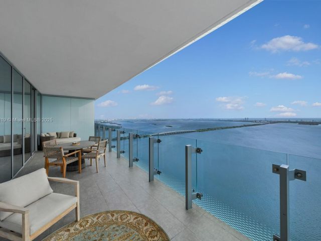 Apartment for sale  Unit #5103 - photo 6740702