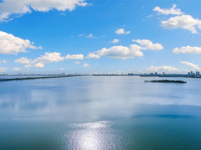 Apartment for sale  Unit #5103 - photo 6740703