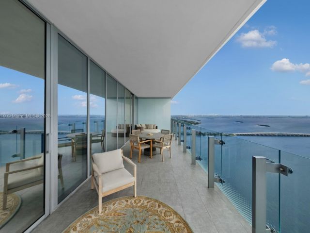 Apartment for sale  Unit #5103 - photo 6740705