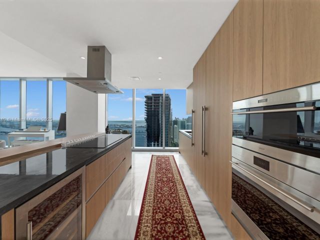 Apartment for sale  Unit #5103 - photo 6740707