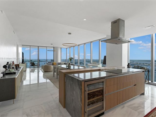 Apartment for sale  Unit #5103 - photo 6740708