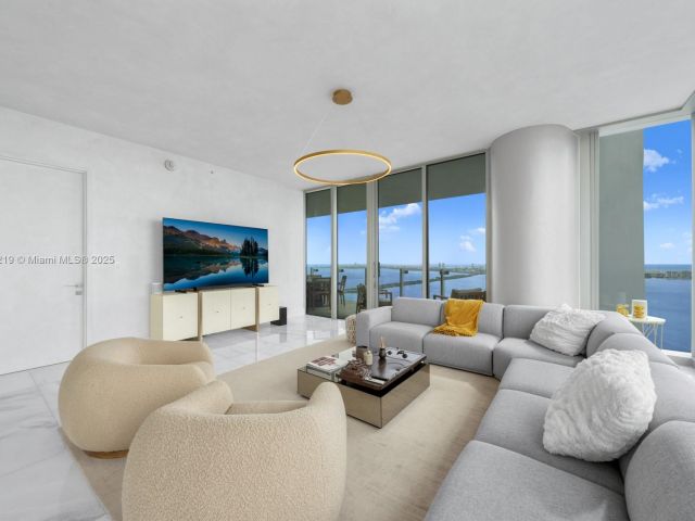 Apartment for sale  Unit #5103 - photo 6740715