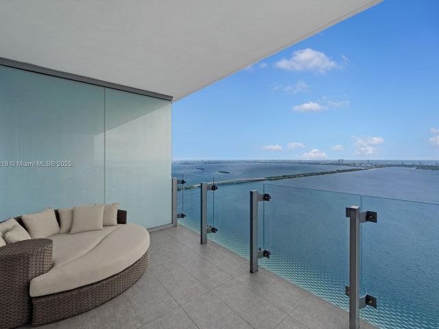 Apartment for sale  Unit #5103 - photo 6740718