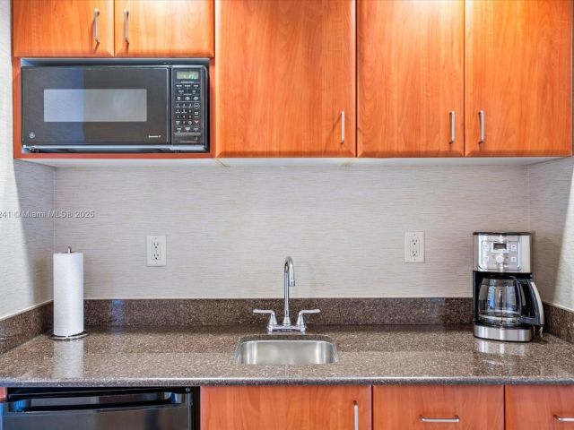 condo for sale in Sunny Isles Beach - 18001 Collins Ave 1117 - MondialRealty