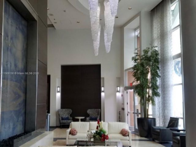 1-bedroom condo for sale in Miami - 1155 Brickell Bay Dr 705 - MondialRealty