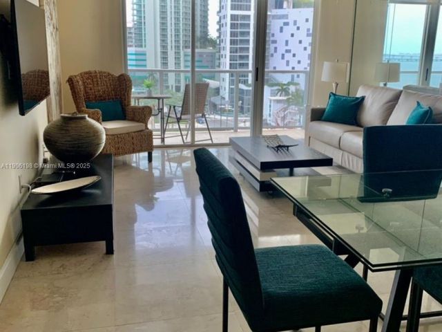 1-bedroom condo for sale in Miami - 1155 Brickell Bay Dr 705 - MondialRealty