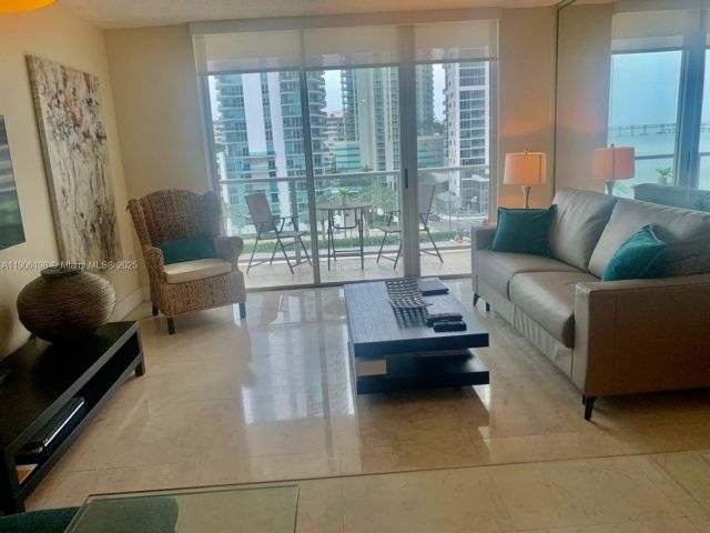 1-bedroom condo for sale in Miami - 1155 Brickell Bay Dr 705 - MondialRealty