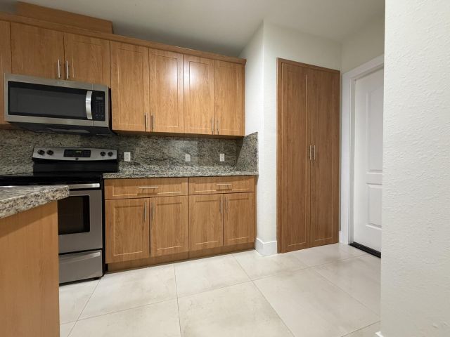 Home for rent at 281 Bella Sol Way - photo 6921123