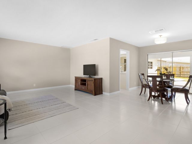 Home for sale at 5370 NE 17th Avenue - photo 6730380