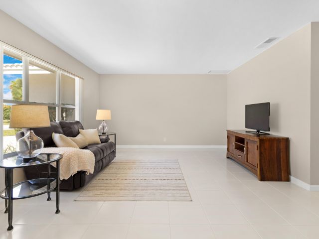 Home for sale at 5370 NE 17th Avenue - photo 6730381