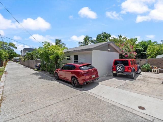 Home for sale at 321 S Swinton Avenue - photo 6744101