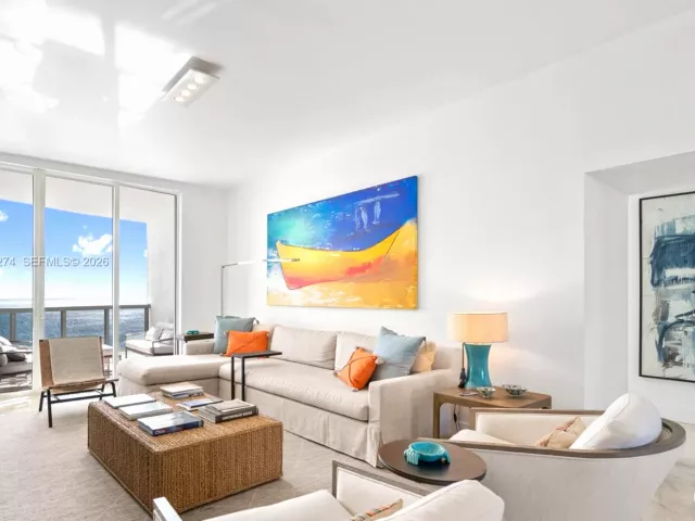 3-bedroom condo for sale in Sunny Isles Beach - 15901 Collins Ave 1206 - MondialRealty