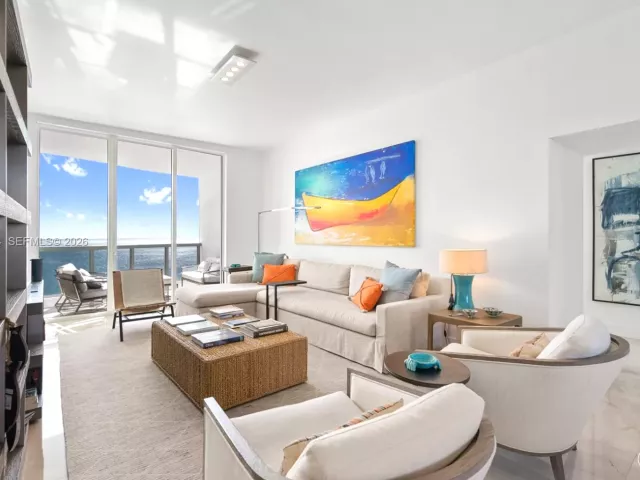 3-bedroom condo for sale in Sunny Isles Beach - 15901 Collins Ave 1206 - MondialRealty