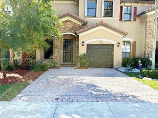 4-bedroom home for rent in Homestead - 11326 SW 238th St 11326 - MondialRealty