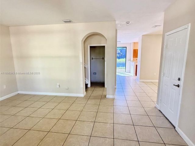 4-bedroom home for rent in Homestead - 11326 SW 238th St 11326 - MondialRealty