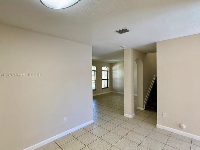 4-bedroom home for rent in Homestead - 11326 SW 238th St 11326 - MondialRealty