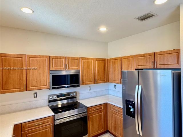 4-bedroom home for rent in Homestead - 11326 SW 238th St 11326 - MondialRealty