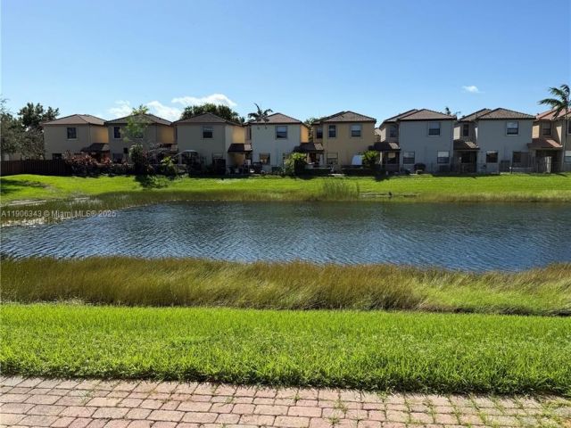 4-bedroom home for rent in Homestead - 11326 SW 238th St 11326 - MondialRealty