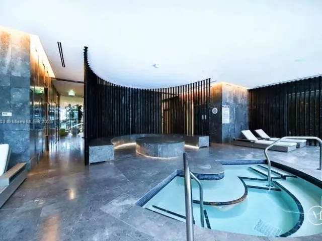 2-bedroom condo for sale in Miami - 480 NE 31st St 4106 - MondialRealty