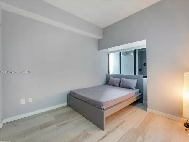2-bedroom condo for sale in Miami - 480 NE 31st St 4106 - MondialRealty