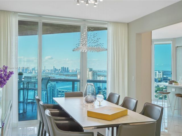 Apartment for sale  Unit #4306 - photo 6729912