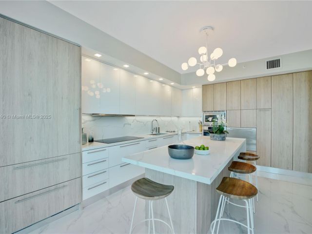 Apartment for sale  Unit #4306 - photo 6729914