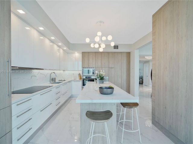 Apartment for sale  Unit #4306 - photo 6729915