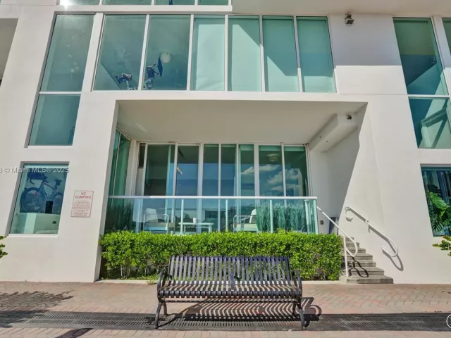 2-bedroom condo for sale in Sunny Isles Beach - 400 Sunny Isles Blvd 116 - MondialRealty