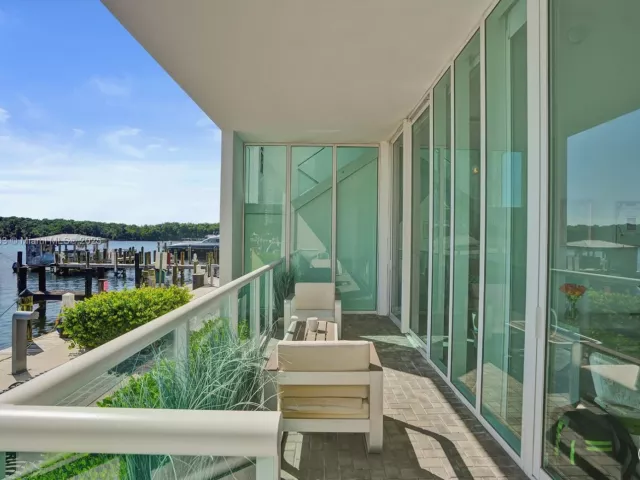 2-bedroom condo for sale in Sunny Isles Beach - 400 Sunny Isles Blvd 116 - MondialRealty