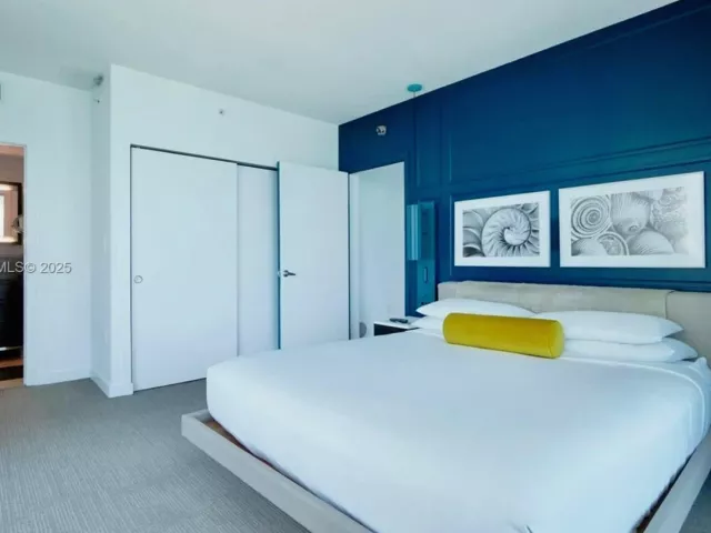 2-bedroom condo for sale in Sunny Isles Beach - 17315 Collins Ave 602 - MondialRealty