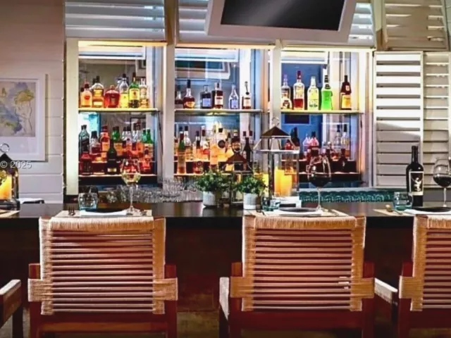 2-bedroom condo for sale in Sunny Isles Beach - 17315 Collins Ave 602 - MondialRealty