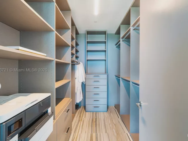 4-bedroom condo for sale in Surfside - 9349 Collins Ave 205 - MondialRealty