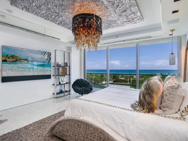 4-bedroom condo for sale in Surfside - 9349 Collins Ave 205 - MondialRealty
