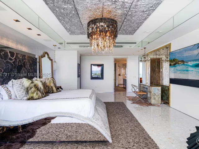4-bedroom condo for sale in Surfside - 9349 Collins Ave 205 - MondialRealty