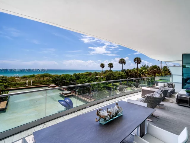 4-bedroom condo for sale in Surfside - 9349 Collins Ave 205 - MondialRealty