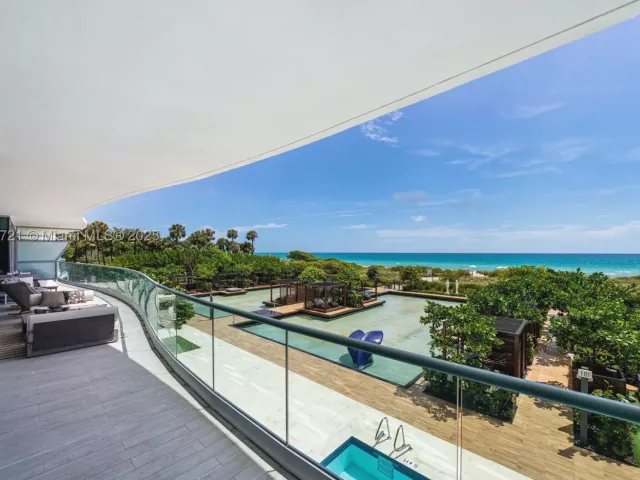 4-bedroom condo for sale in Surfside - 9349 Collins Ave 205 - MondialRealty
