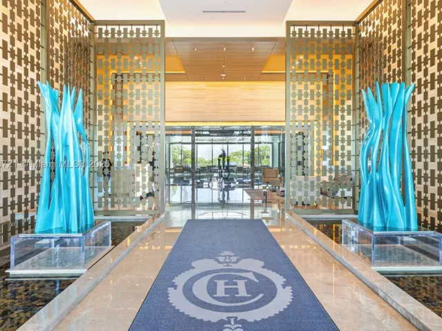 4-bedroom condo for sale in Surfside - 9349 Collins Ave 205 - MondialRealty
